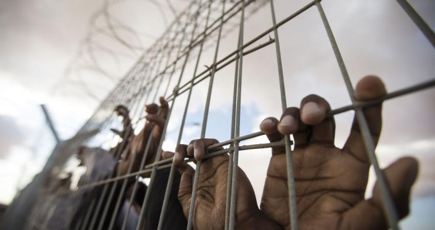 3 أسرى يبدؤون أعواما جديدة بسجون الاحتلال