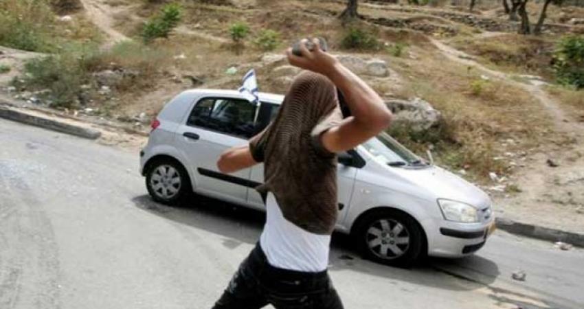 إلقاء زجاجة حارقة على مركبة مستوطن