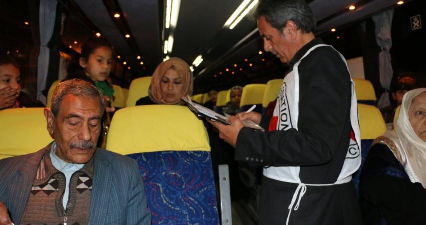 أهالي غزة يزورون 16 معتقلا من أبنائهم في رامون