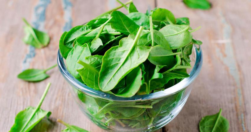 Lose-Weight-Eating-Spinach-1