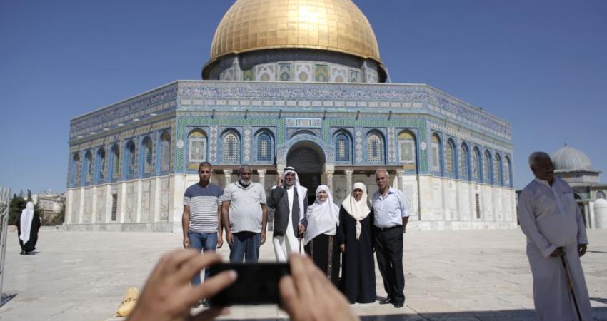 الصلاة بالأقصى