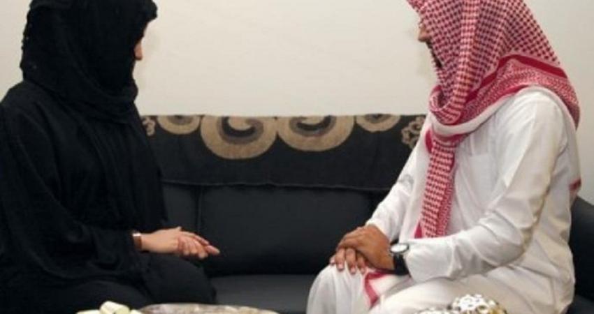 سعودي يطلق زوجته