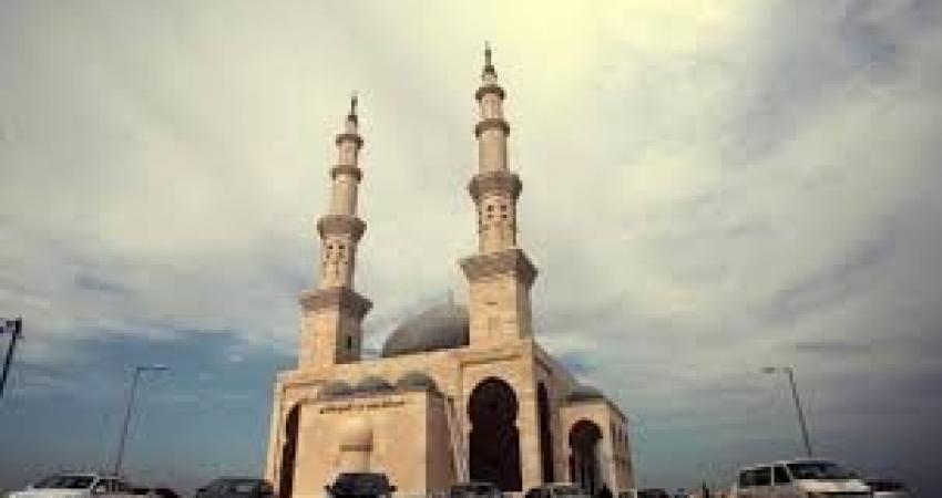 "الإعلام الحكومي" يكشف آخر تطورات فتح المساجد بغزة