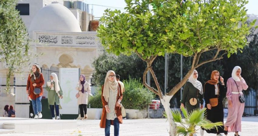 قرار بإغلاق جامعة الخليل حتى يوم الأربعاء المقبل
