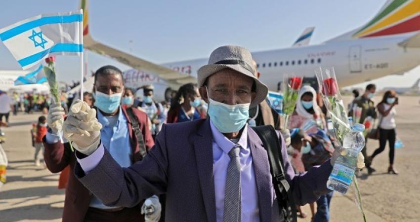 يعاني اليهود الإثيوبيين من اضهطاد وتمييز عن بقية المستوطنين