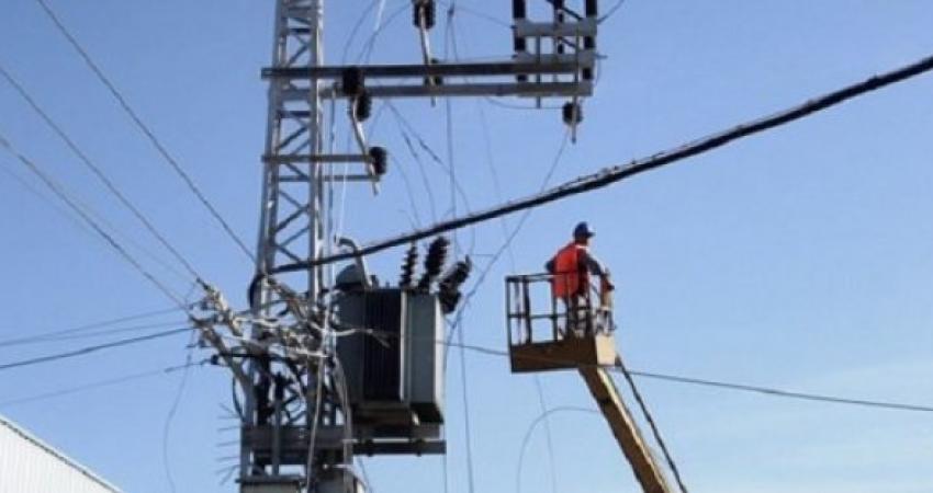 "كهرباء غزة" تكشف أسباب تحسن التوزيع بهذه الأوقات والاستعداد لفصل الشتاء