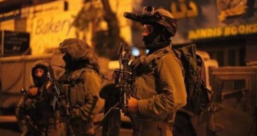 الاحتلال يعتقل 11 مواطنًا خلال مداهمات بالضفة