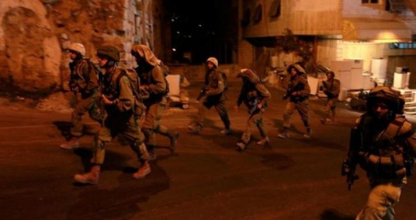 الاحتلال يشن حملة اعتقالات في مدن الضفة والقدس