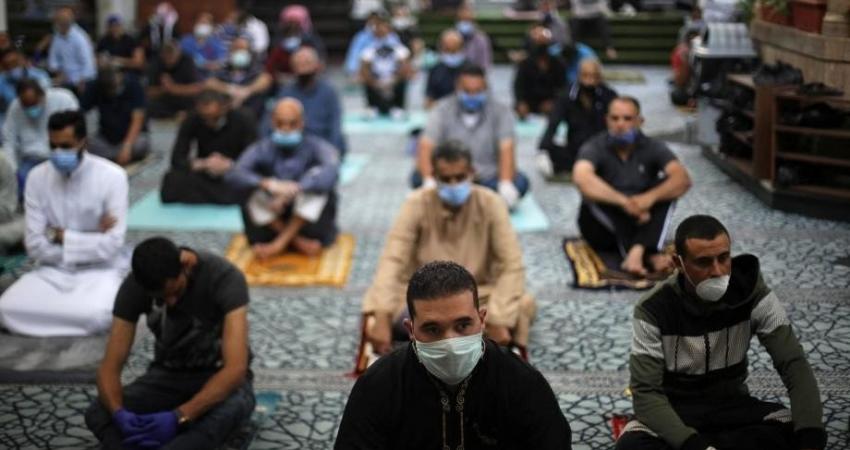 "الأوقاف" تُغلق 4 مساجد في خانيونس وتُعيد افتتاح مسجد شمال القطاع
