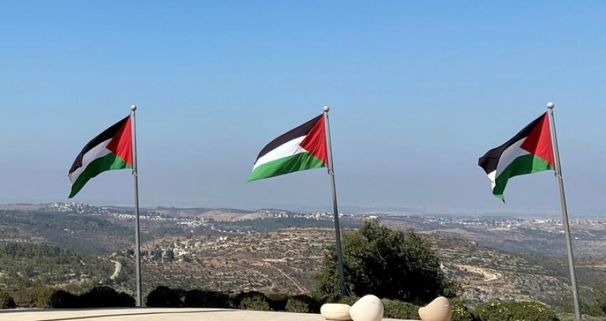 السلطة الفلسطينية تعيد سفيريها إلى الإمارات والبحرين