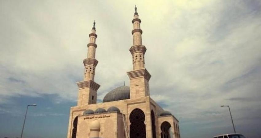"الأوقاف" تُغلق مسجدين في جنوب وشمال القطاع بسبب كورونا