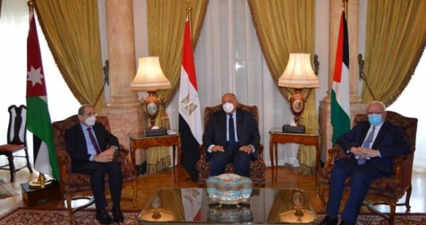 اجتماع ثلاثي بين السلطة والأردن ومصر في القاهرة.