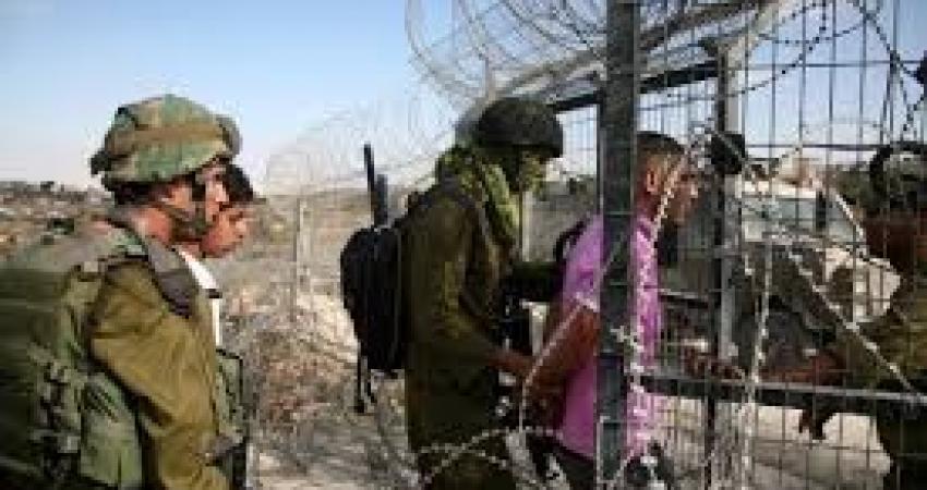 الاحتلال يزعم اعتقال فلسطينيَين حاولا اجتياز الحدود شمال القطاع