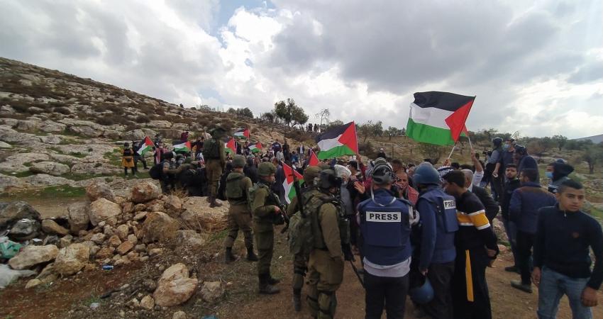 الاحتلال يقمع مسيرة رافضة للاستيطان شرق نابلس
