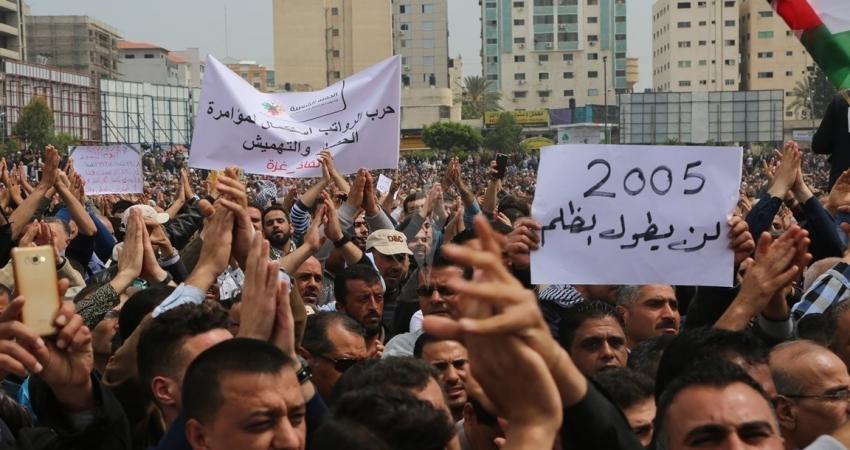 بتوجيهات من عباس.. اشتية يوعز بتشكيل لجنة لدراسة ملف "تفريغات 2005"