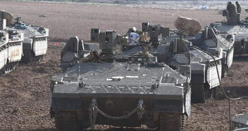 انقلاب شاحنة عسكرية إسرائيلية تقل دبابات على الحدود مع لبنان