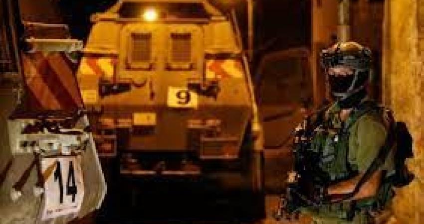 الاحتلال يشنّ حملة اعتقالات ومداهمات بالضفة