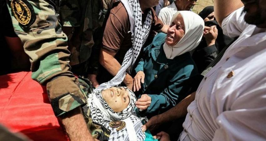 الفلسطينيون يشيعون شهداء جنين وشهيد طفل بغزة