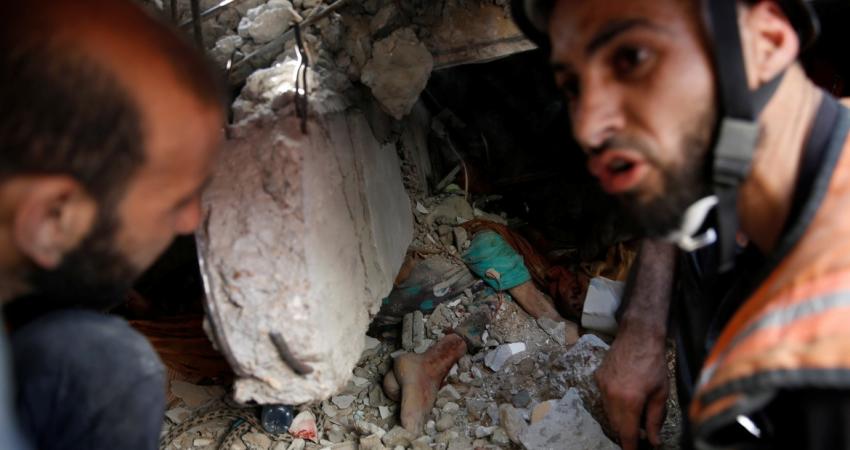 مشاهد لعمليات إنقاذ أحياء من تحت الركام خلال العدوان الأخير على غزة