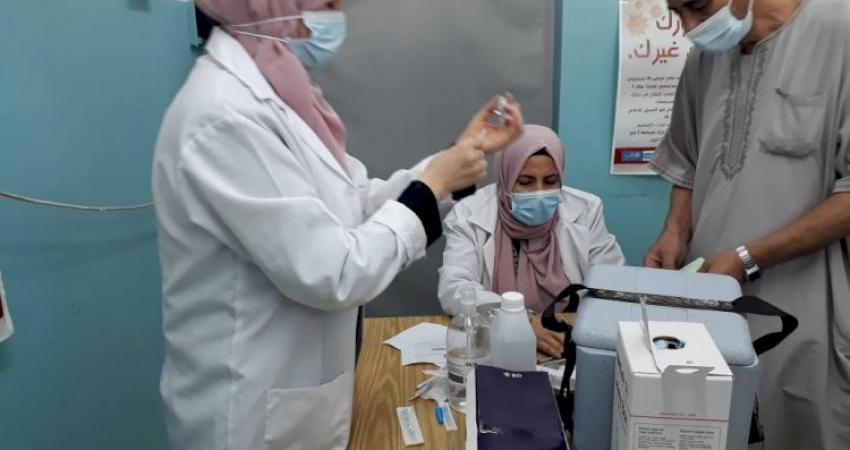 "الصحة" بغزة: تطعيم أكثر من 24600 مواطن جرعة أولى أمس الأحد