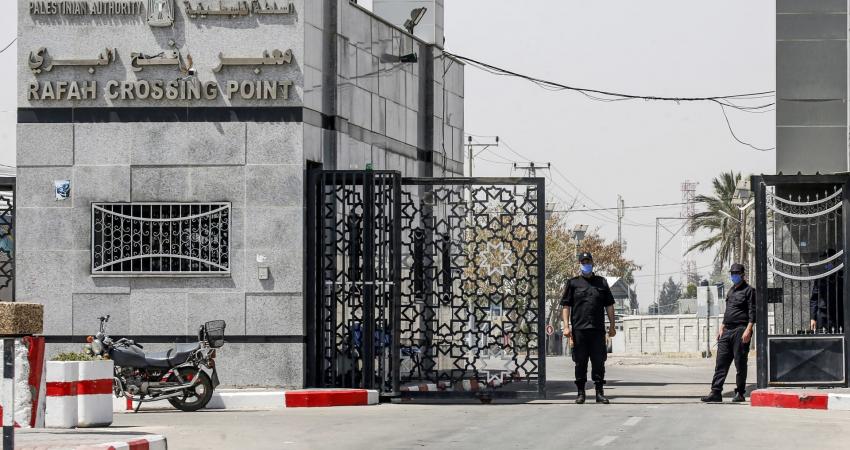 مصر أغلقت معبر رفح بطلب إسرائيلي وهذا ما أبلغته القاهرة تل أبيب