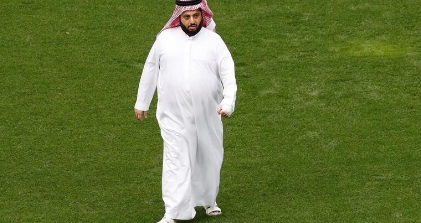 آل الشيخ يشيد برونالدو ويشبه لاعب خط وسط مانشستر بنجم سعودي