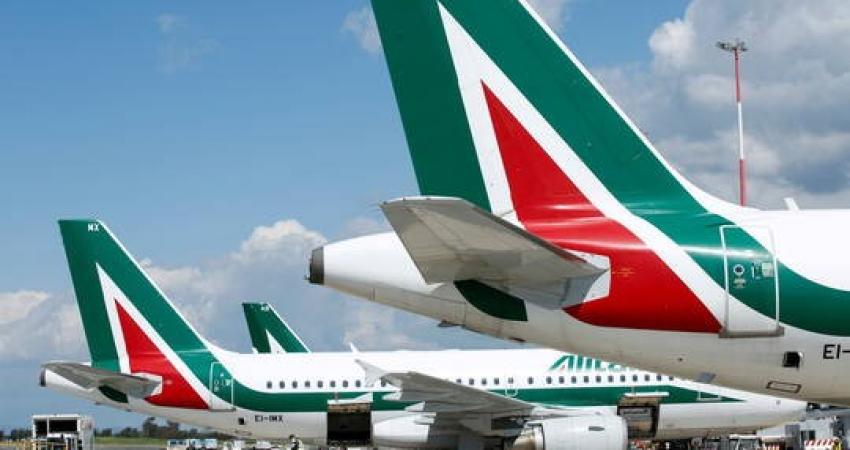 إغلاق أكبر شركة طيران إيطالية بسبب الإفلاس