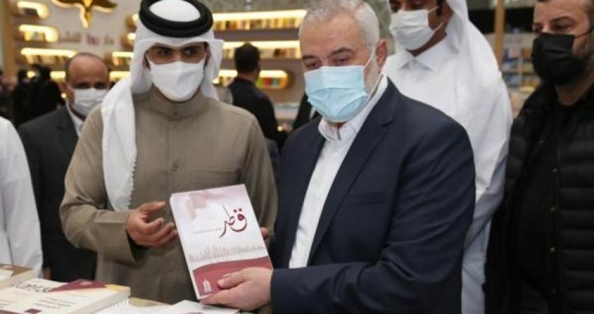 هنية يزور معرض الدوحة الدولي للكتاب برفقة وزير الثقافة القطري