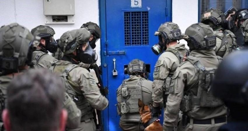 لليوم الـ20.. الأسرى يواصلون معركتهم ويغلقون أقسام السجون