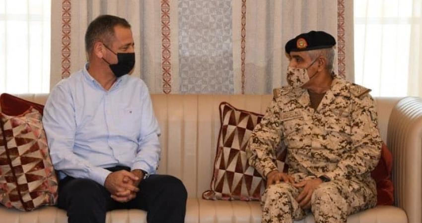 كوخافي ورئيس أركان قوات دفاع البحرين