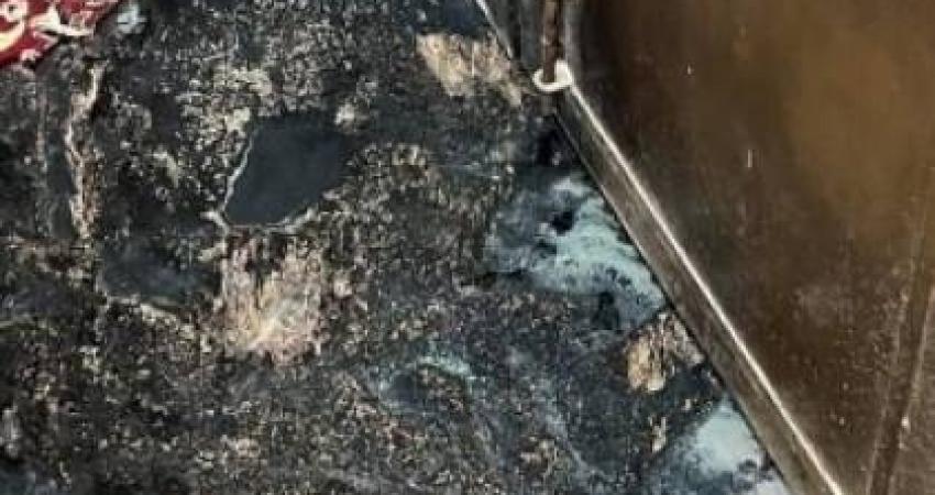 مستوطنون يحرقون أجزاء من مسجد قرية زيتا جماعين جنوب نابلس
