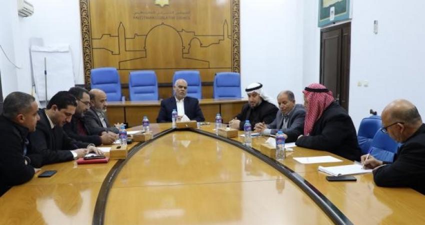 التشريعي بغزة يناقش تداعيات الحرب الروسية الأوكرانية على الاقتصاد