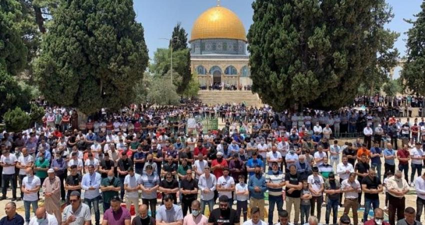 50 ألف يؤدون صلاة الجمعة الثانية من شهر رمضان في "الأقصى"
