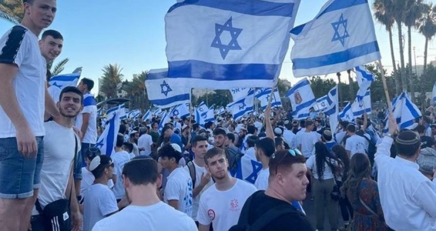 مخاوف إسرائيلية من تبعات "مسيرة الأعلام" وتهديدات المقاومة