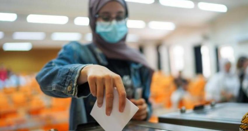 فرز أوراق الاقتراع من انتخابات مجلس طلبة جامعة بيرزيت 2022