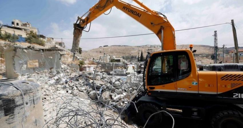 الاحتلال يهدم منزلا من طابقين في بيت صفافا بالقدس