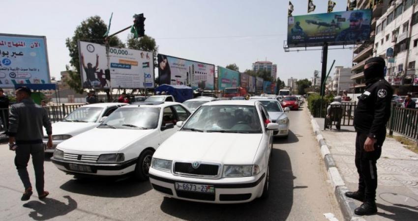 الاقتصاد تكشف حقيقة ارتفاع أجرة المواصلات بغزة