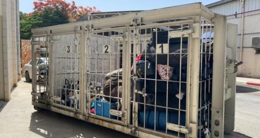 معبر الكرامة يعلن استلام دفعة حقائب وأمتعة مفقودة