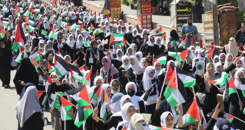 مسير لحافظات القرآن في غزة للإعلان عن انطلاق مخيمات "سيف القدس"