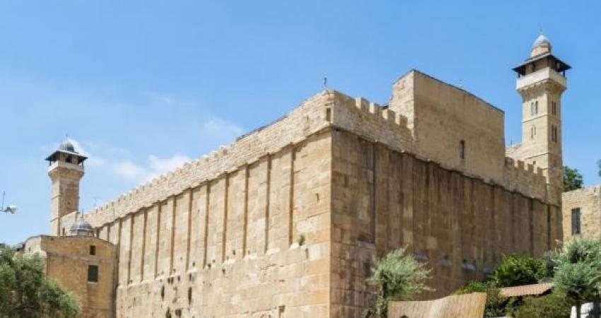 حماس: إغلاق الاحتلال المسجد الإبراهيمي عدوان سافر على المقدسات