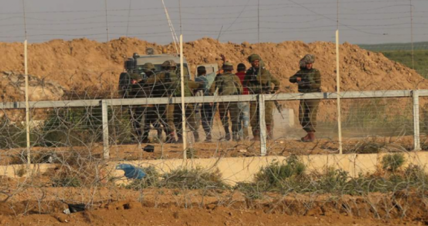 الاحتلال يعتقل فلسطينيا على حدود قطاع غزة