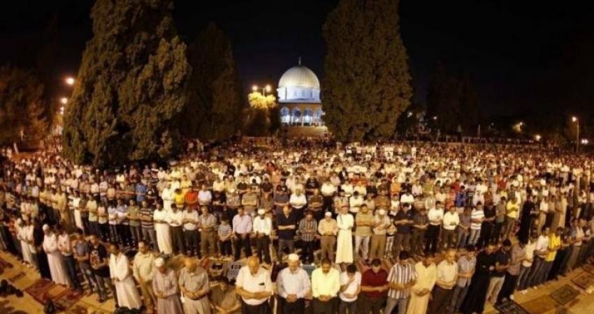 حماس تشيد بحشود "الفجر العظيم" بالأقصى والإبراهيمي