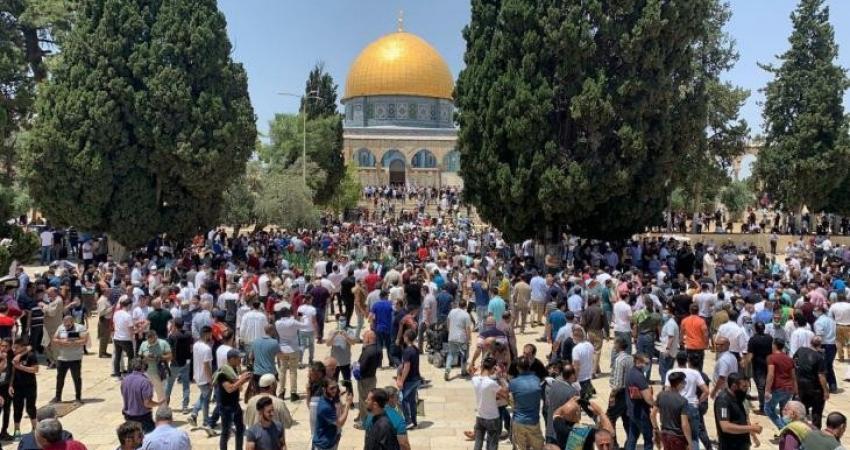 45 ألفًا يؤدون صلاة الجمعة في المسجد الأقصى