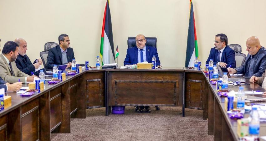 العمل الحكومي بغزة تعلن موعد صرف رواتب الموظفين