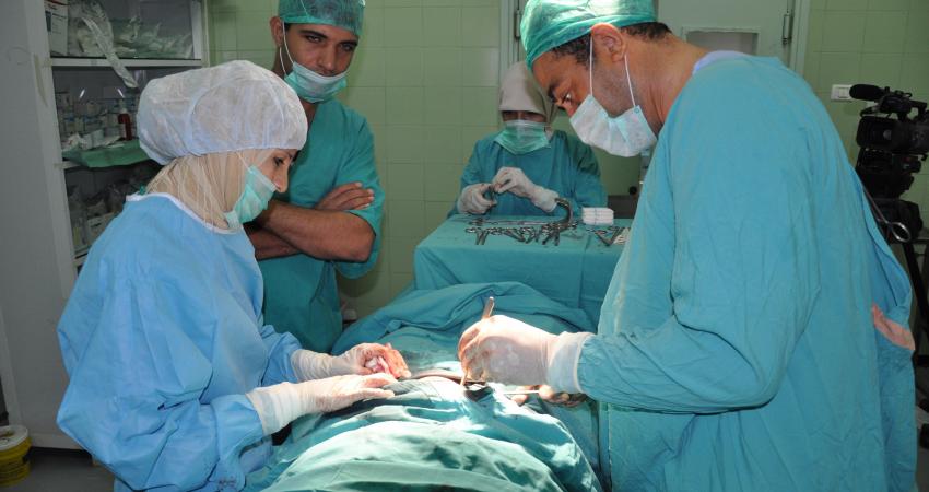 الصحة بغزة: أجرينا اليوم أربع عمليات زراعة كلى ناجحة بمجمع الشفاء الطبي