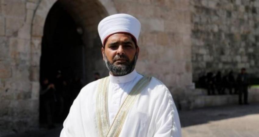 الاحتلال يعتقل مدير المسجد الأقصى عمر الكسواني