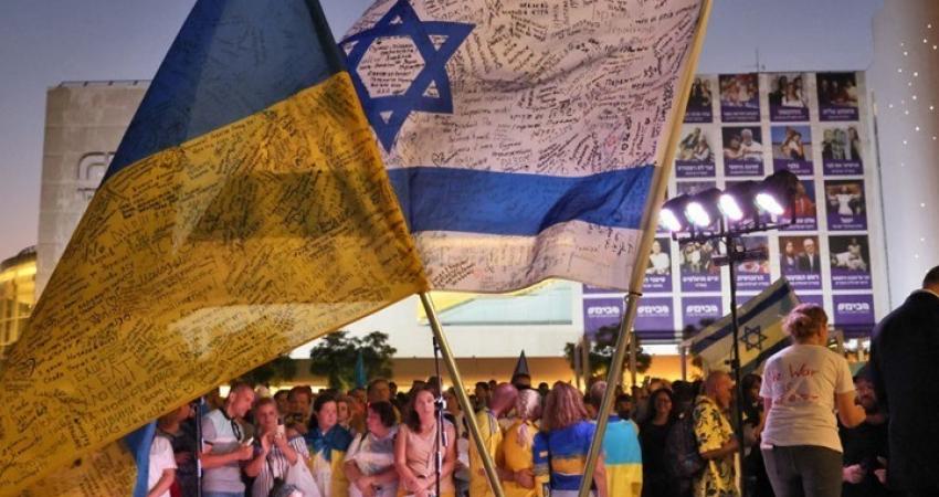 الاحتلال يطرد أفارقة هاربين من الحرب ويستقبل الأوكرانيين