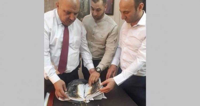 مستوطنون يحرقون نسخا من القرآن الكريم في الخليل
