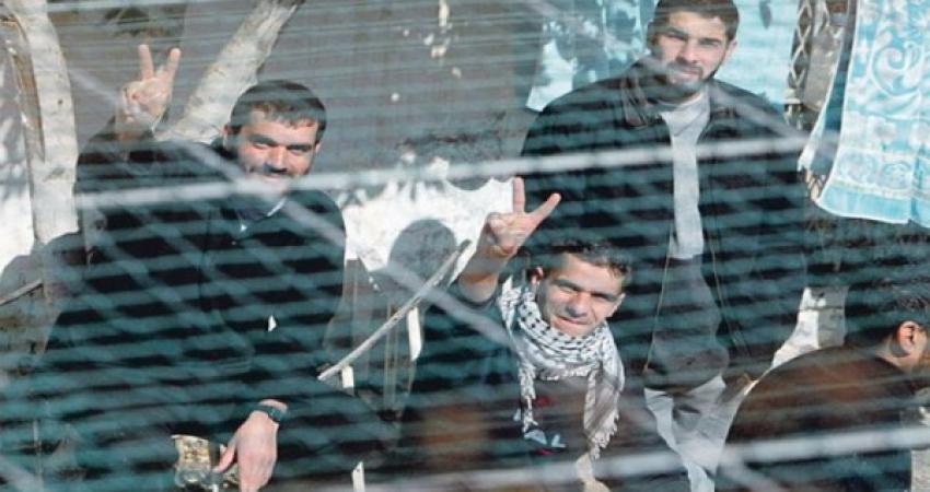 أسرى فلسطينيون في سجون الاحتلال