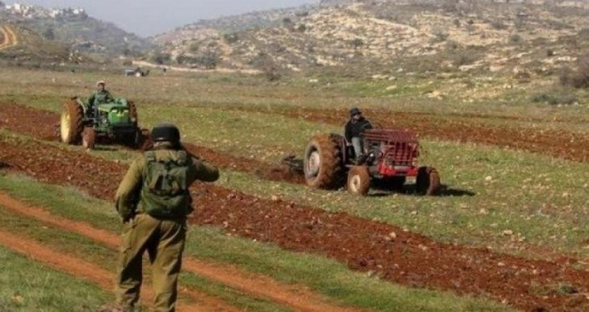 الاحتلال يستولي على جرارين ومركبة بالأغوار الشمالية
